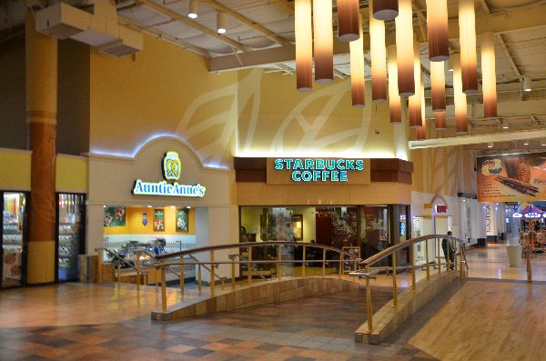 Potomac Mills, Center Court